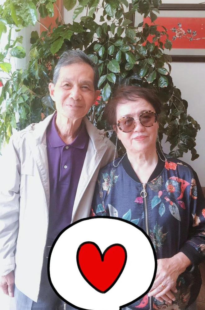 脸型和母亲神似知情人透露其父母背景pg电子平台亲人曝光朱媛媛全家福！(图10)